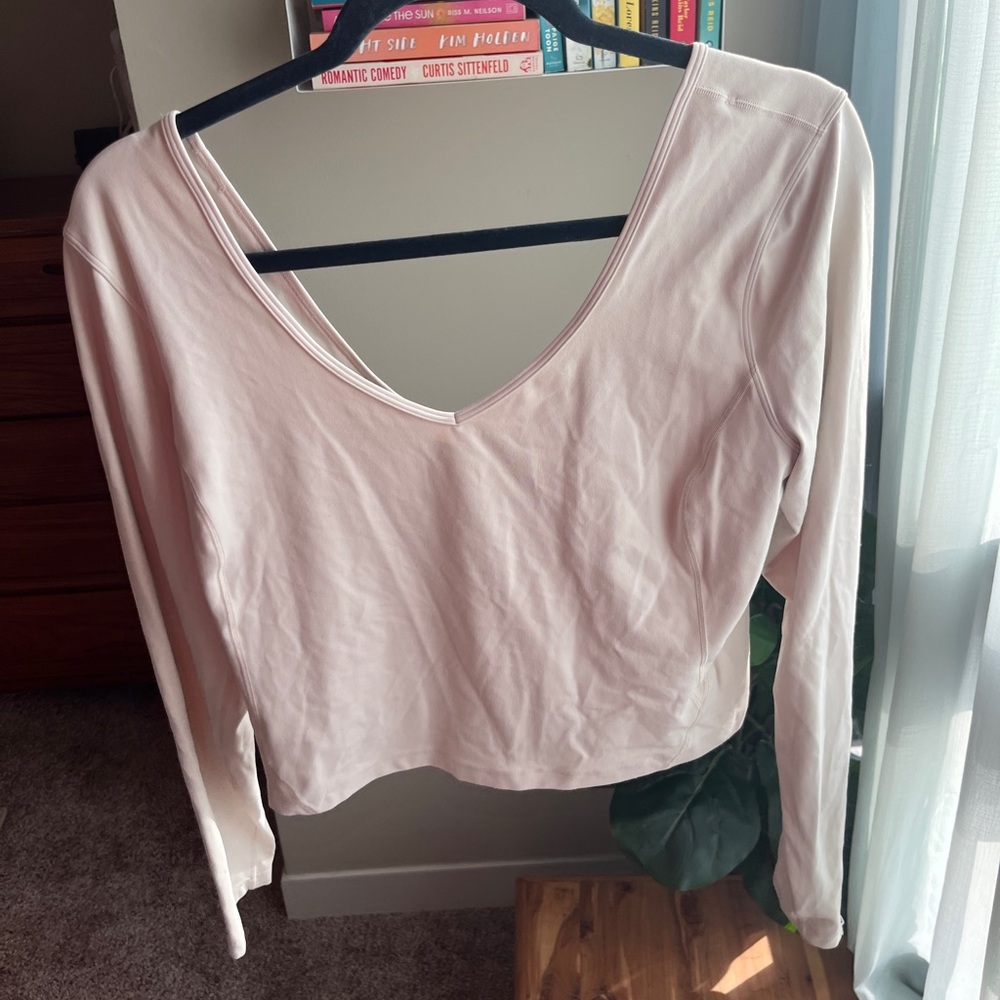 V-Neck Long Sleeve Top in White/Off white
